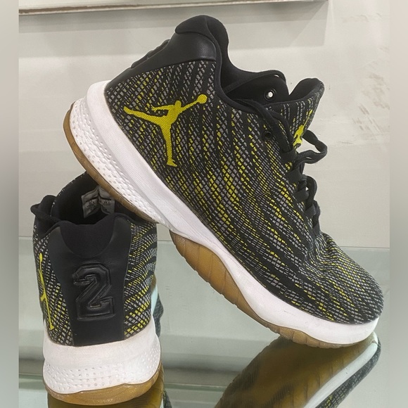 Nike Air Jordan B.Fly Black Yellow Grey Basketball Trainers 881444 014 Size 10.5 - Picture 2 of 16